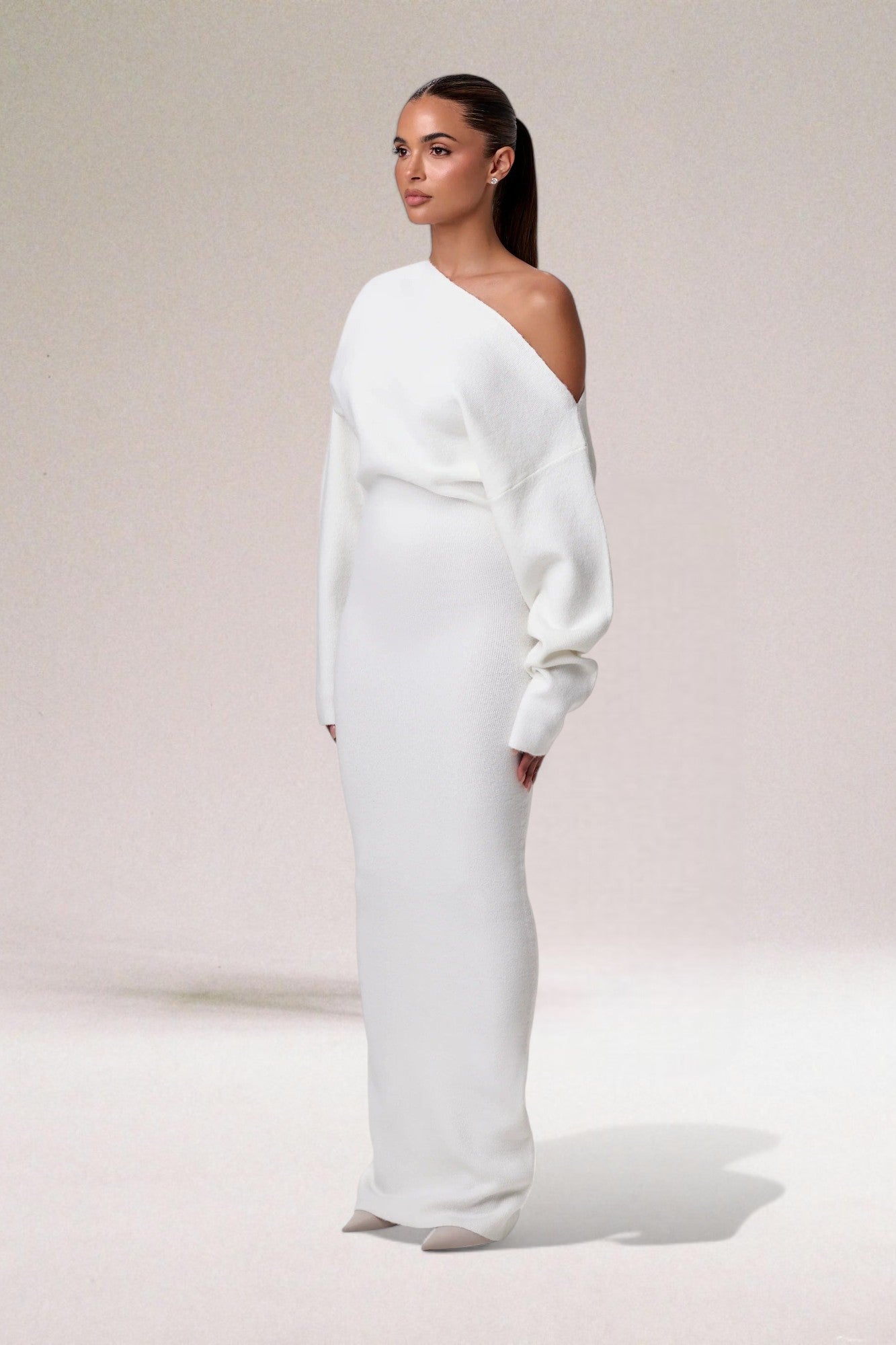 Vera Classe™ | L'intramontabile abito a spalle scoperte