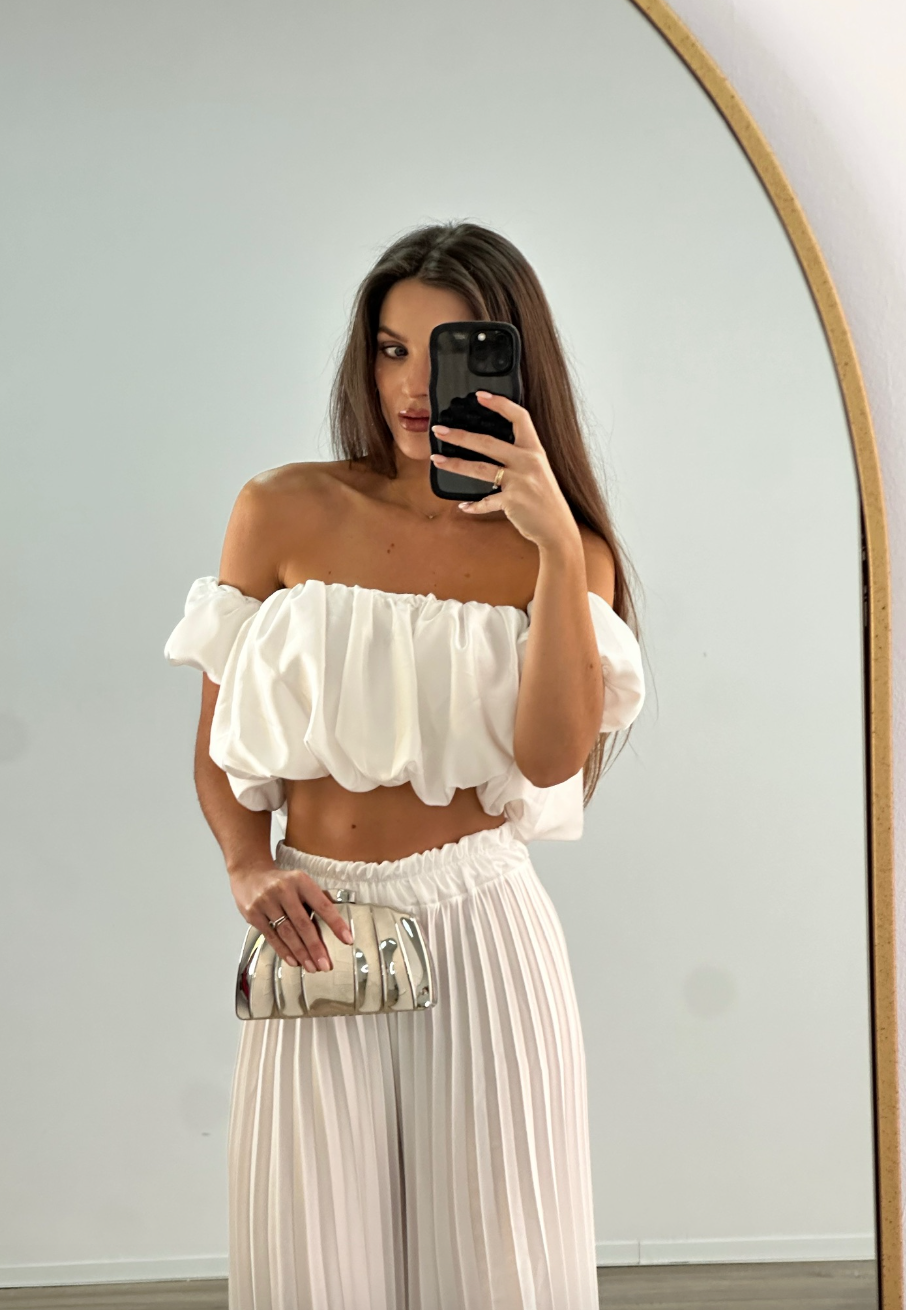 Vera Classe™ | Set due pezzi con top off-shoulder e pantaloni a pieghe