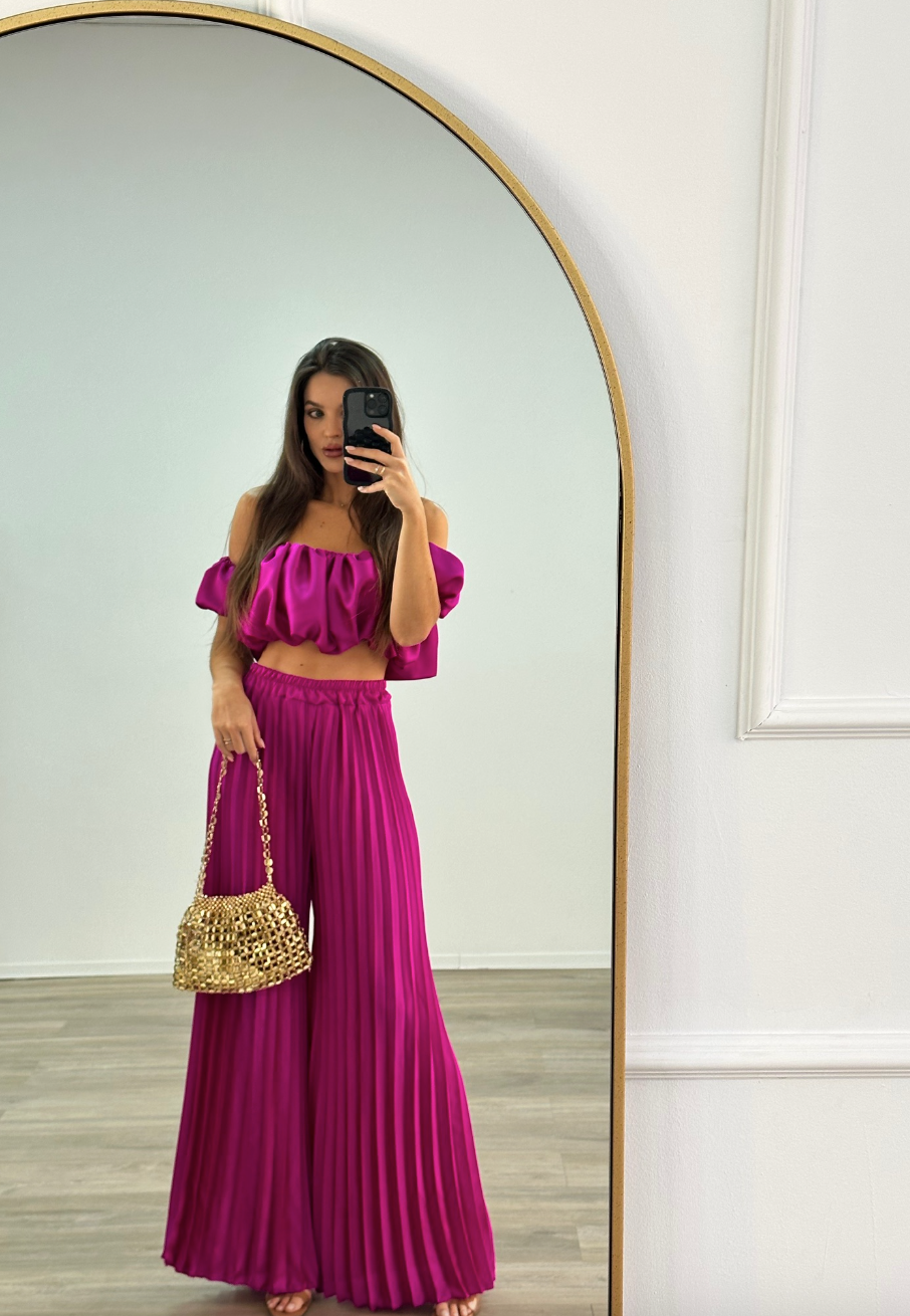 Vera Classe™ | Set due pezzi con top off-shoulder e pantaloni a pieghe