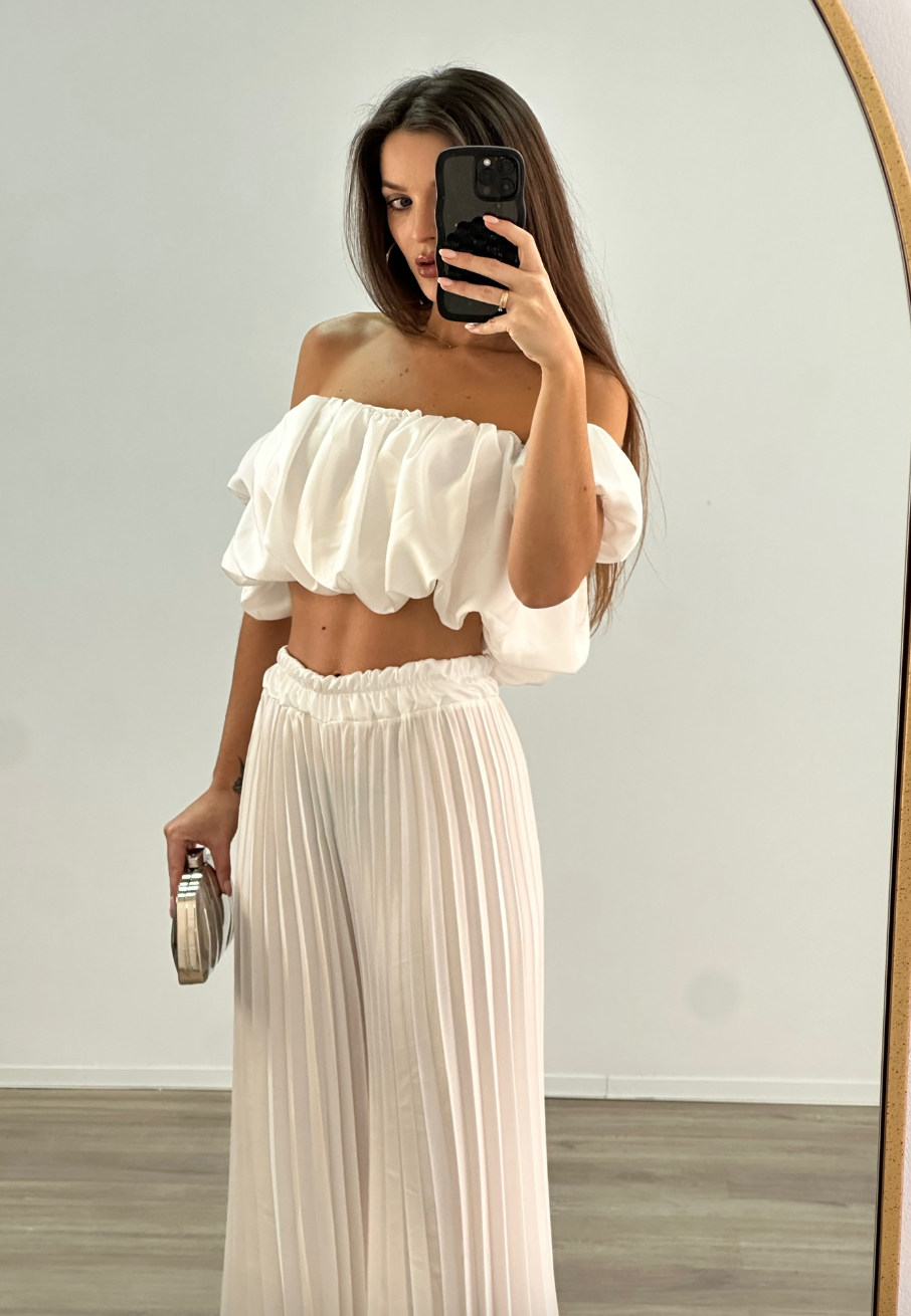 Vera Classe™ | Set due pezzi con top off-shoulder e pantaloni a pieghe