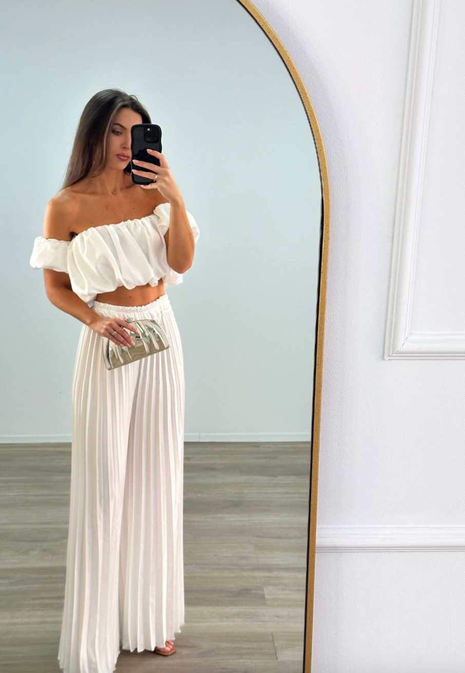 Vera Classe™ | Set due pezzi con top off-shoulder e pantaloni a pieghe